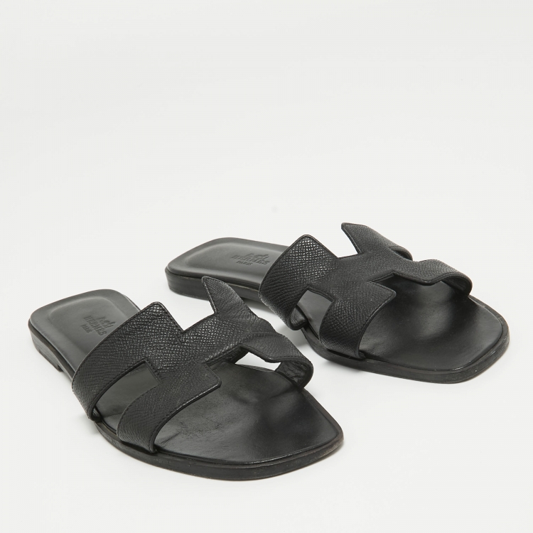 Pre Owned Hermes Black Leather Oran Flat Slides Size 39.5