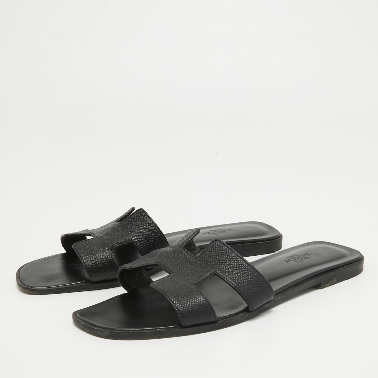 Pre Owned Hermes Black Leather Oran Flat Slides Size 39.5