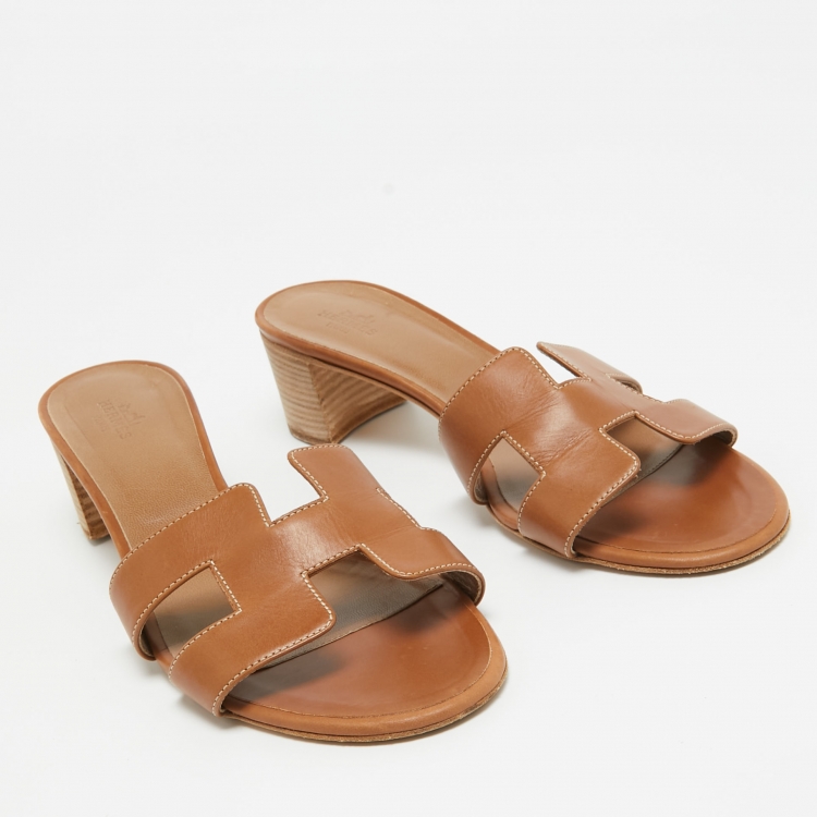 مملوكة مسبقًا Hermes Brown Leather Oasis Slide Sandals Size 39.5