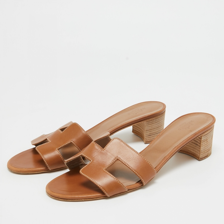 مملوكة مسبقًا Hermes Brown Leather Oasis Slide Sandals Size 39.5