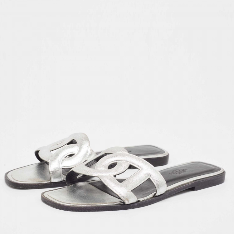 Pre Owned Hermes Silver Leather Omaha Flat Slides Size 37