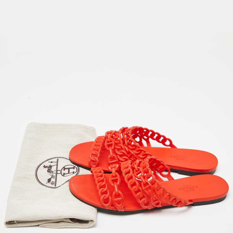 Pre Owned Hermès Orange Rubber Chaine D'ancre Flat Slides Size 36