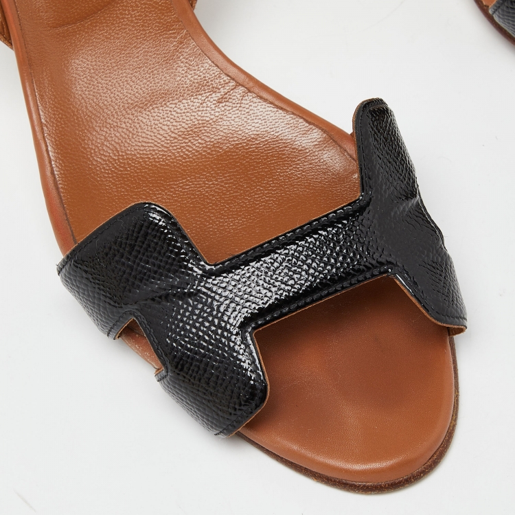 مملوكة مسبقًا Hermes Black/Brown Patent and Leather Night Sandals Size 37.5