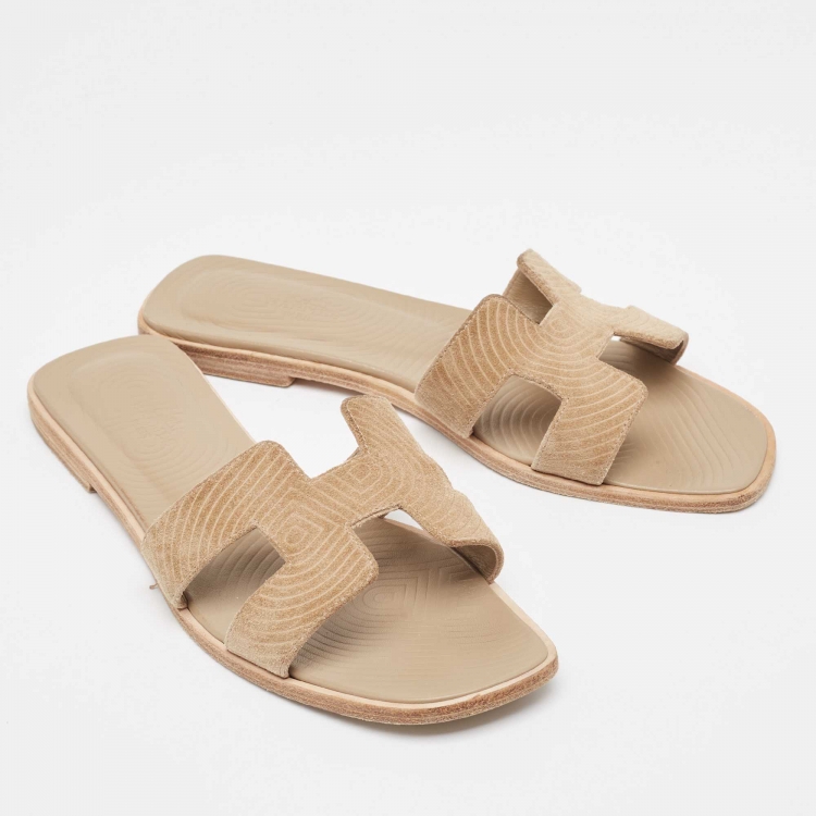 Pre Owned Hermes Beige Suede Oran Flat Slides Size 38.5 