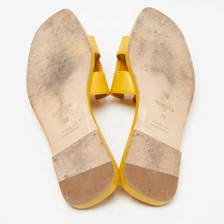 Pre Owned Hermes Yellow Leather Oran Slide Flats Size 39 