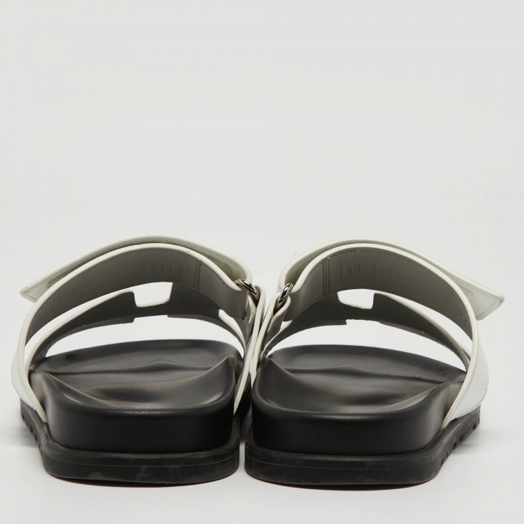 Pre Owned Hermes White Leather Chypre Slide Flats Size 39