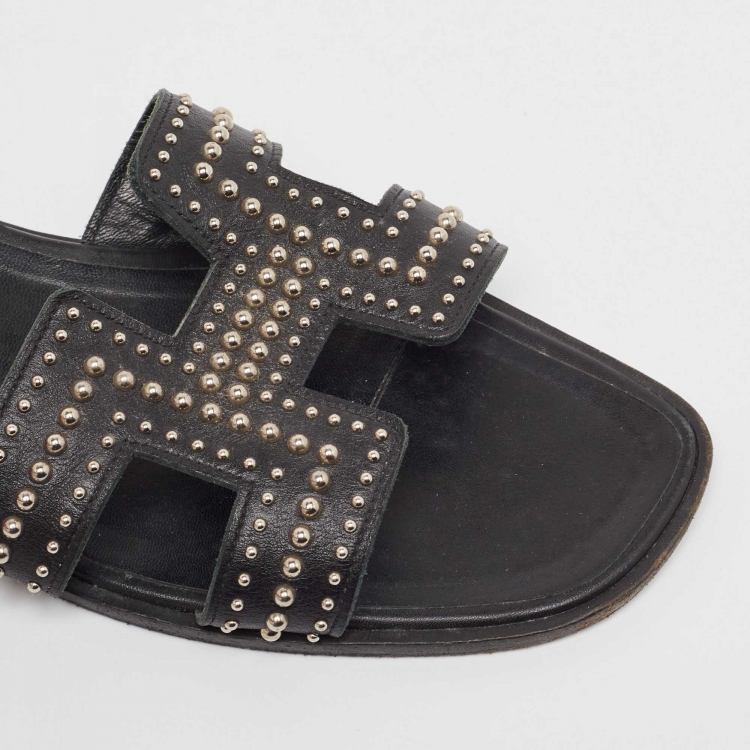 Pre Owned Hermes Black Studded Leather Oran Flat Slides Size 39