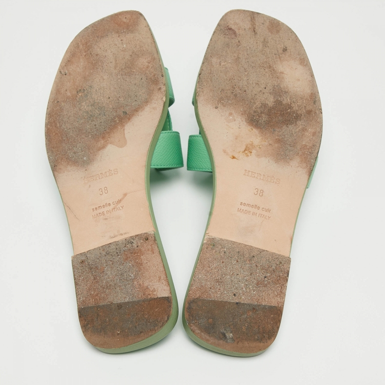 Pre Owned Hermes Green Leather Oran Slide Flats Size 38