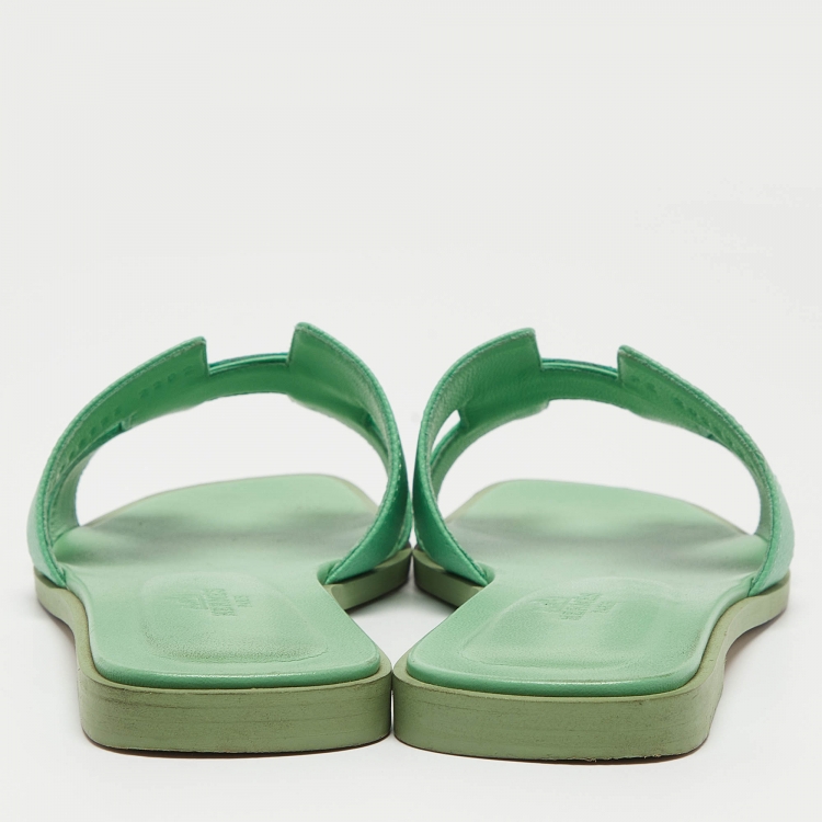 Pre Owned Hermes Green Leather Oran Slide Flats Size 38