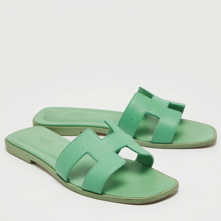 Pre Owned Hermes Green Leather Oran Slide Flats Size 38