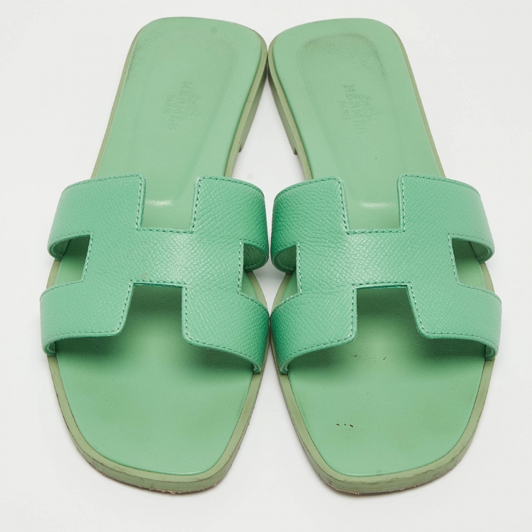 Pre Owned Hermes Green Leather Oran Slide Flats Size 38