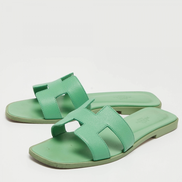 Pre Owned Hermes Green Leather Oran Slide Flats Size 38