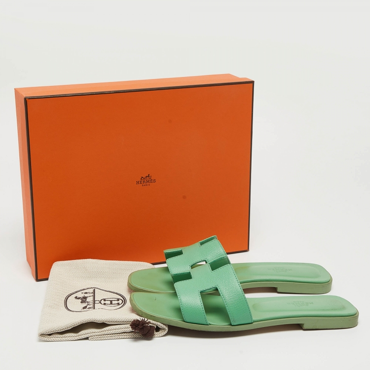 Pre Owned Hermes Green Leather Oran Slide Flats Size 38