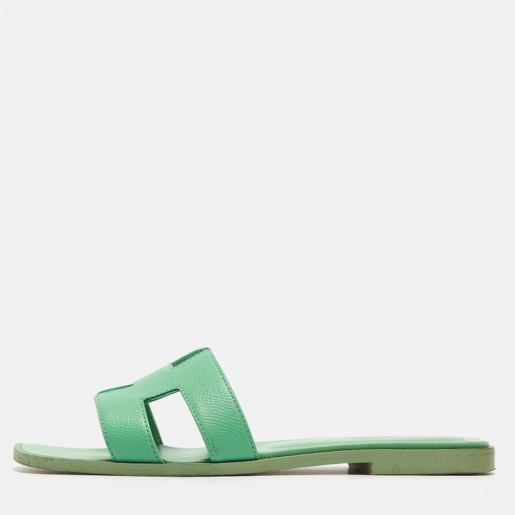 Pre Owned Hermes Green Leather Oran Slide Flats Size 38