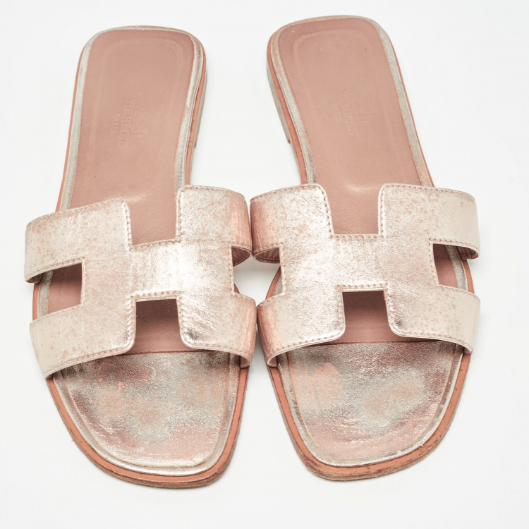 Pre Owned Hermès Metallic Pink Leather Oran Flat Slides Size 39.5 