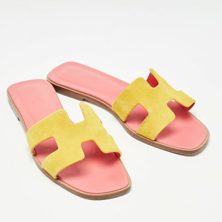 مملوكة مسبقًا Hermes Yellow Suede Oran Flat Slides Sizes Size 38