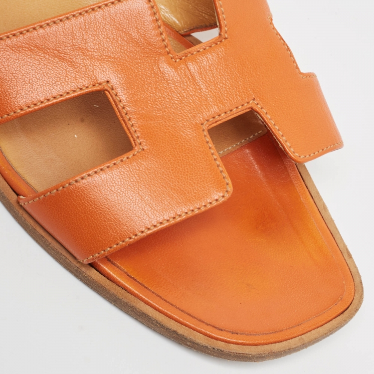 مملوكة مسبقًا Hermes Orange Leather Oran Flat Slides Size 41