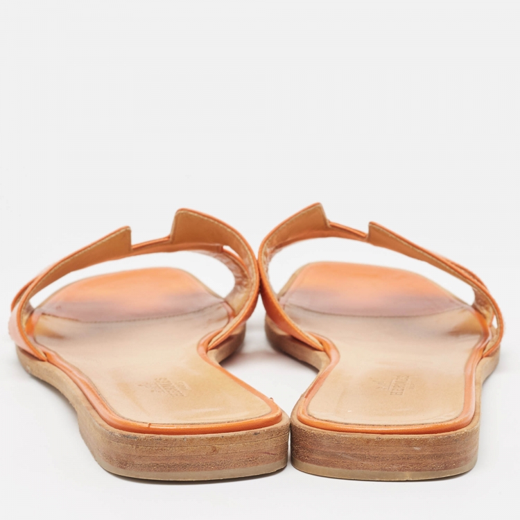 مملوكة مسبقًا Hermes Orange Leather Oran Flat Slides Size 41