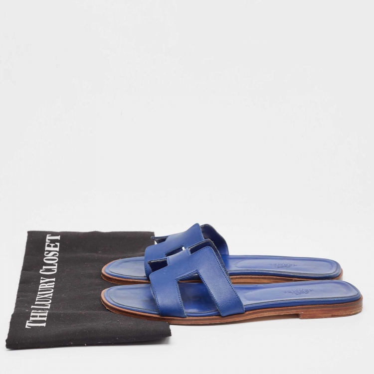 Pre Owned Hermès Blue Leather Oran Flat Slides Size 39