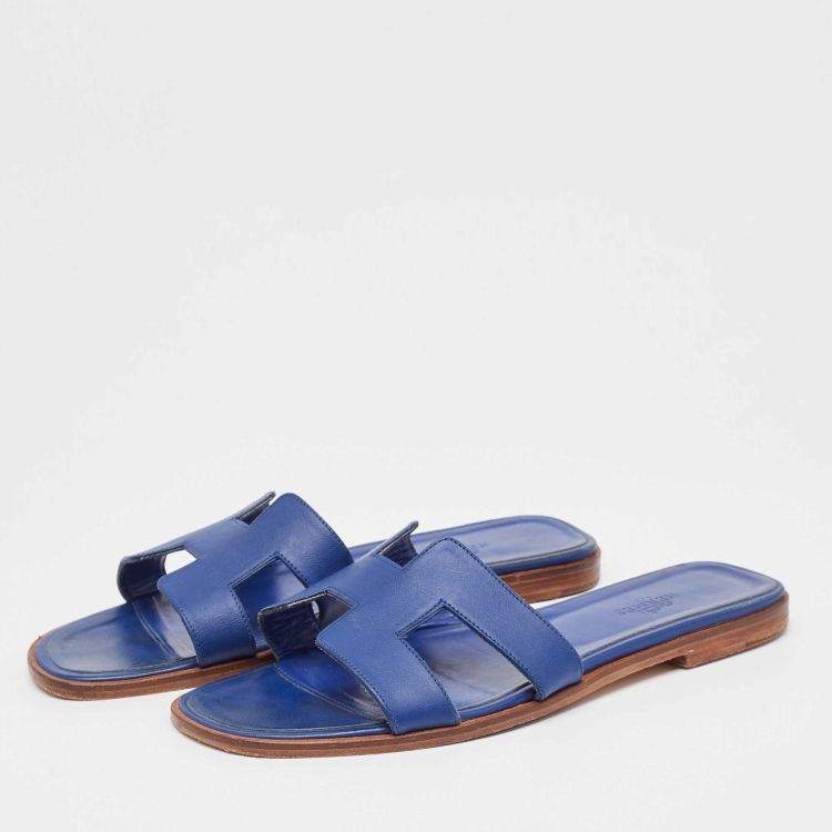 Pre Owned Hermès Blue Leather Oran Flat Slides Size 39