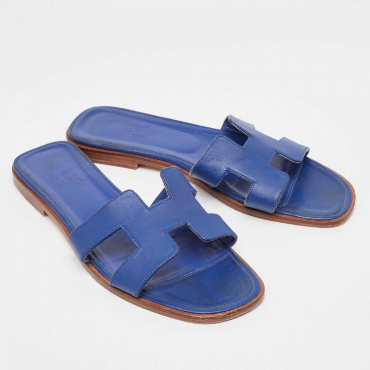 Pre Owned Hermès Blue Leather Oran Flat Slides Size 39