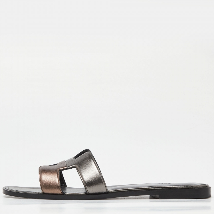 Pre Owned Hermes Metallic Leather Oran Flat Slides Size 40