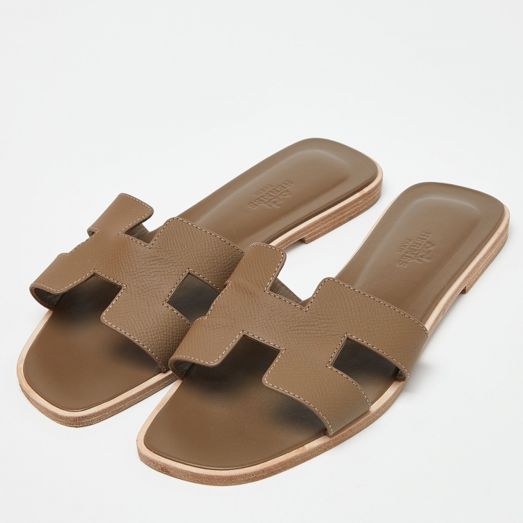 Pre Owned Hermes Grey Leather Oran Flat Slides Size 37