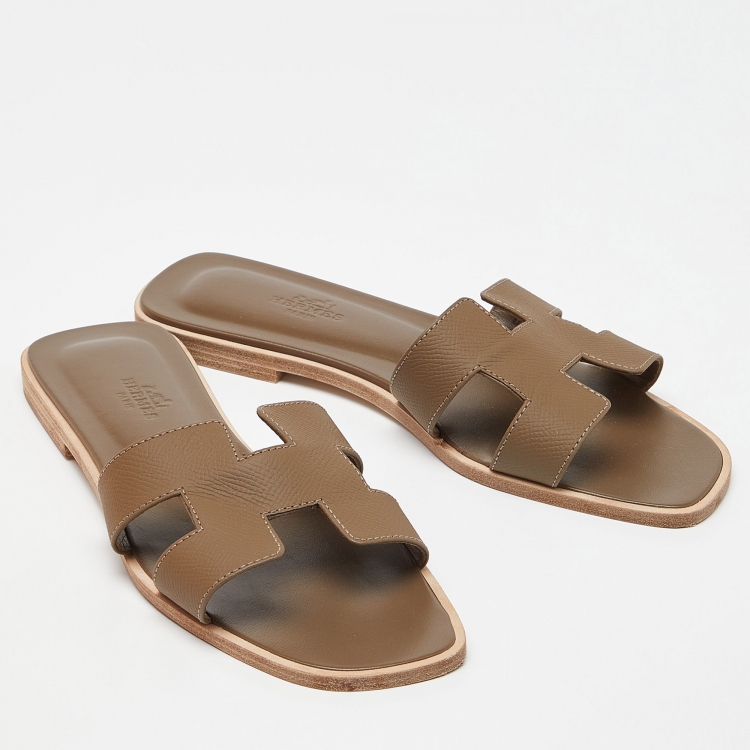 Pre Owned Hermes Grey Leather Oran Flat Slides Size 37