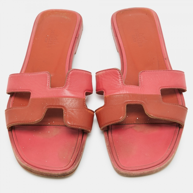 مملوكة مسبقًا Hermes Pink/Orange Leather Oran Flat Slides Size 36.5