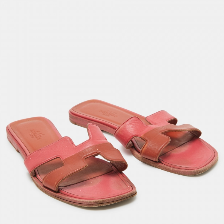 مملوكة مسبقًا Hermes Pink/Orange Leather Oran Flat Slides Size 36.5