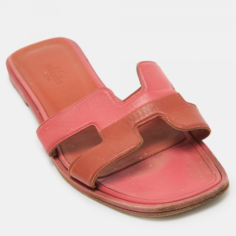 مملوكة مسبقًا Hermes Pink/Orange Leather Oran Flat Slides Size 36.5