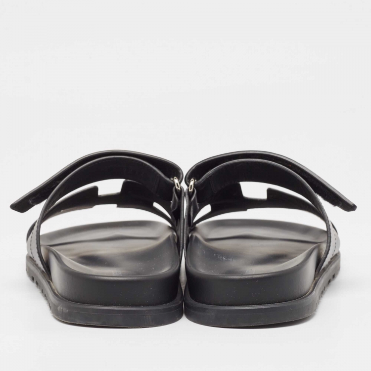 مملوكة مسبقًا Hermes Black Leather Chypre Sandals Size 40