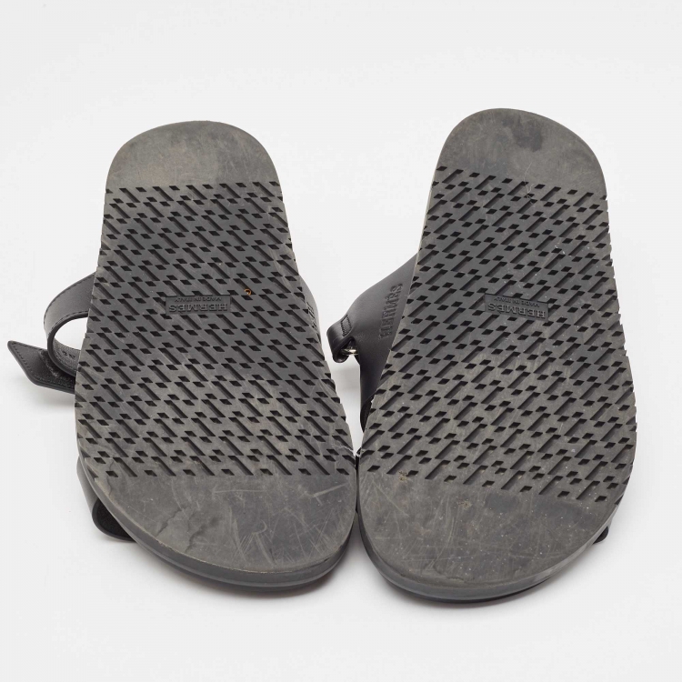 مملوكة مسبقًا Hermes Black Leather Chypre Sandals Size 40