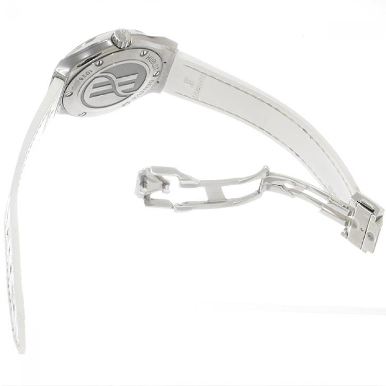 Pre Owned Hublot White Titanium Diamond Classic Fusion Women's Wristwatch 32MM