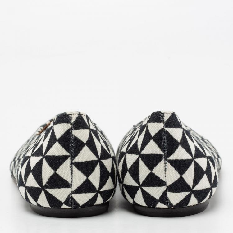 مملوكة مسبقًا Isabel Marant Monochrome Printed Canvas Pointed Toe Ballet Flats Size 38