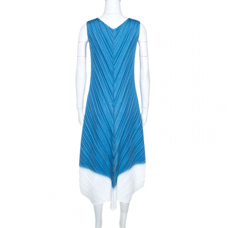 Pre Owned Issey Miyake Blue Creme Diagonal Pleated Sleeveless Dress S