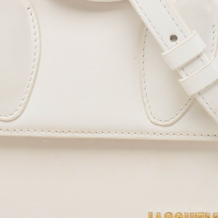 مملوكة مسبقًا Jacquemus White Leather Le Chiquito Noeud Top Handle Bag