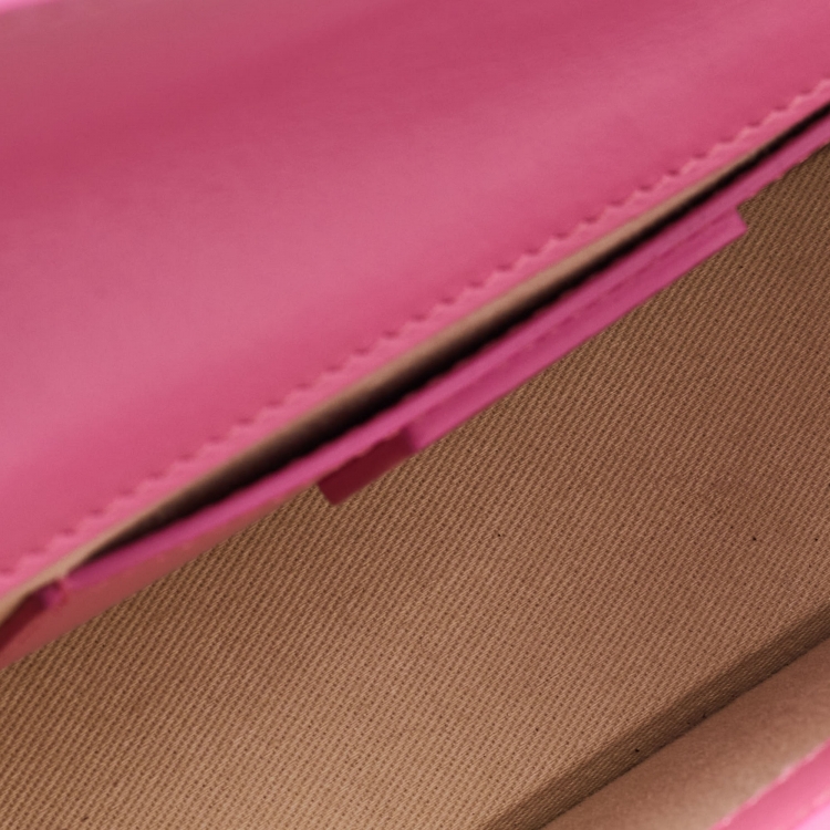 مملوكة مسبقًا Jacquemus Pink Leather Le Bambino Long Shoulder Bag