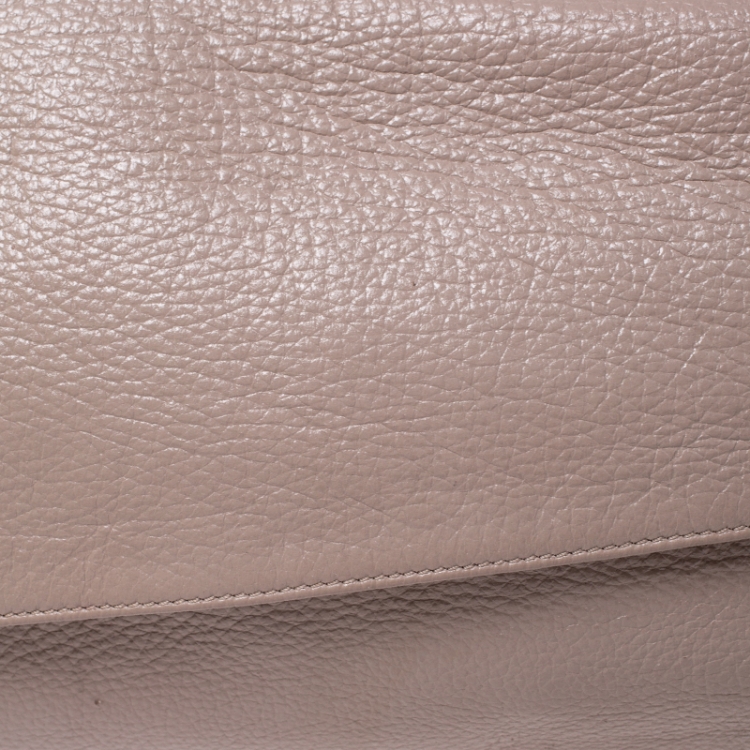 مملوكة مسبقًا Jimmy Choo Nude Patent Leather Flap Clutch