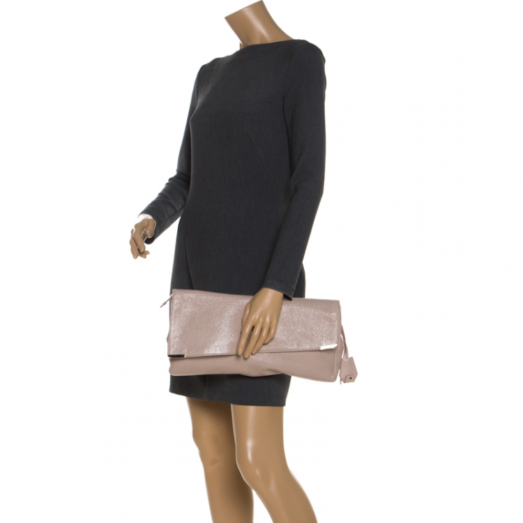 مملوكة مسبقًا Jimmy Choo Nude Patent Leather Flap Clutch