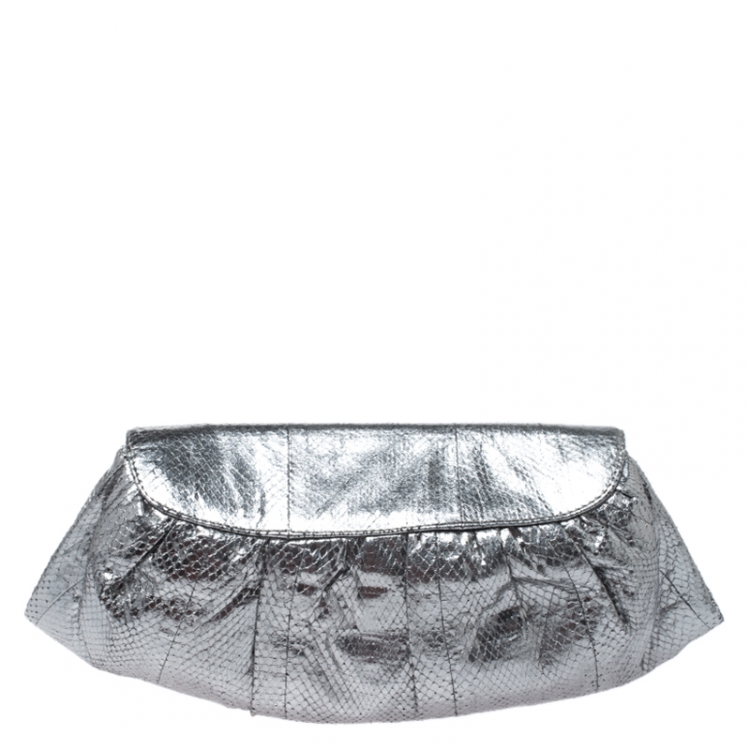 مملوكة مسبقًا Jimmy Choo Metallic Silver Snakeskin Leather Clutch