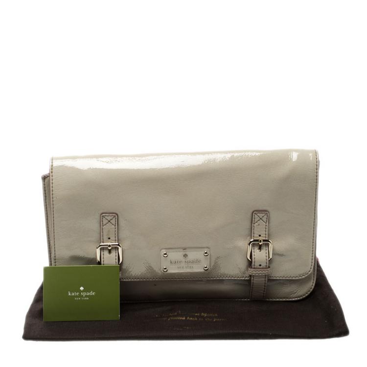 مملوكة مسبقًا Kate Spade Off White Patent Leather Flicker Ellie Clutch