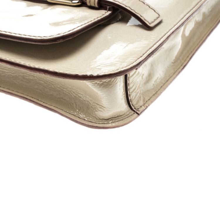 مملوكة مسبقًا Kate Spade Off White Patent Leather Flicker Ellie Clutch
