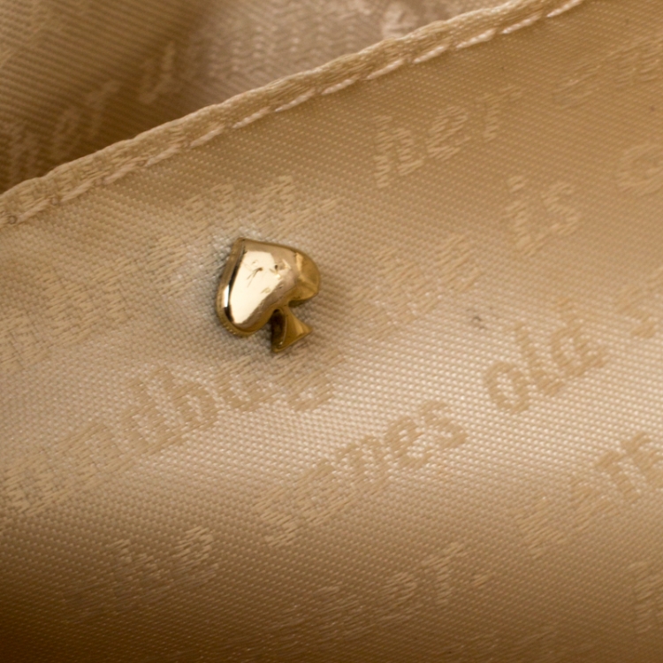 مملوكة مسبقًا Kate Spade Beige/White Leather Cedar Street Crossbody Bag