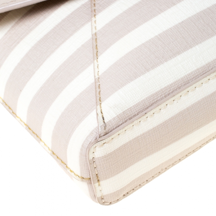 مملوكة مسبقًا Kate Spade Beige/White Leather Cedar Street Crossbody Bag