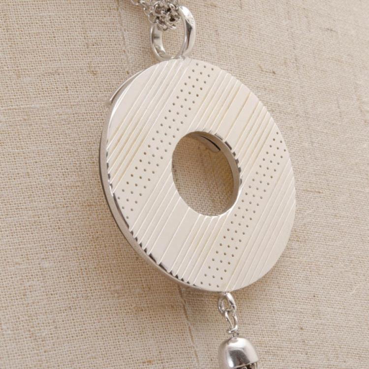 مملوكة مسبقًا KENZO MOP Silver Necklace