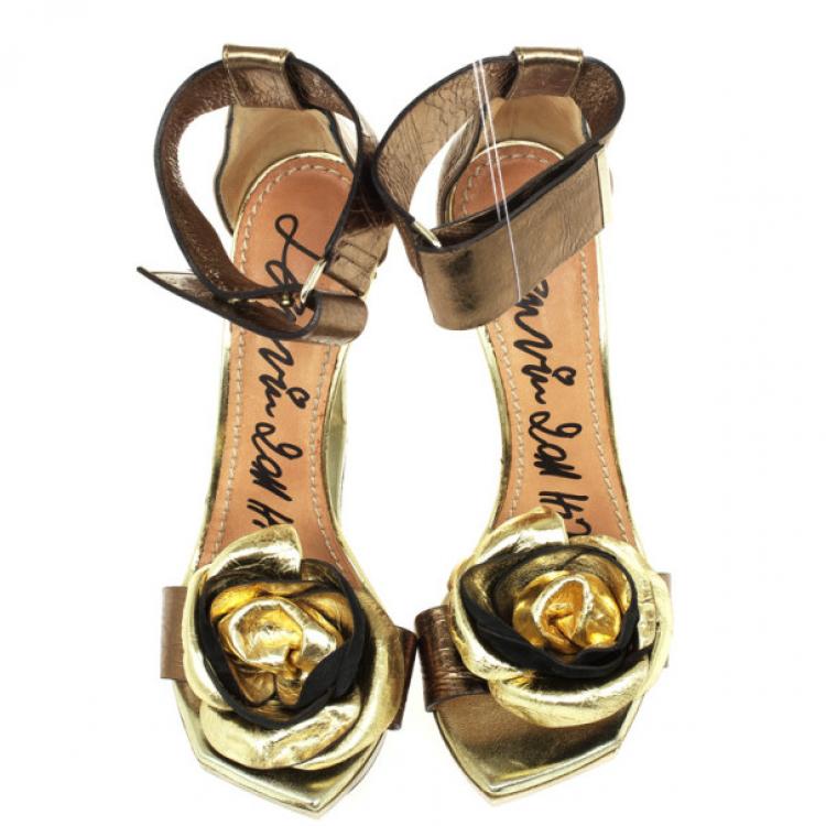 Pre Owned Lanvin Frame Wedge Metallic Leather Flower Embellished Sandals Size 36
