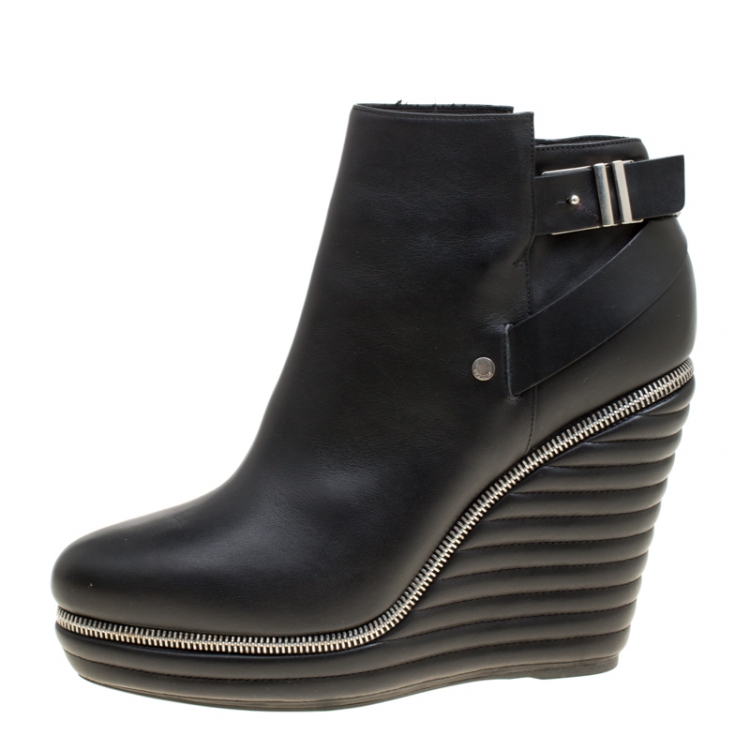 مملوكة مسبقًا Enio Silla For Le Silla Black Leather Quilted Wedge Ankle Boots Size 40