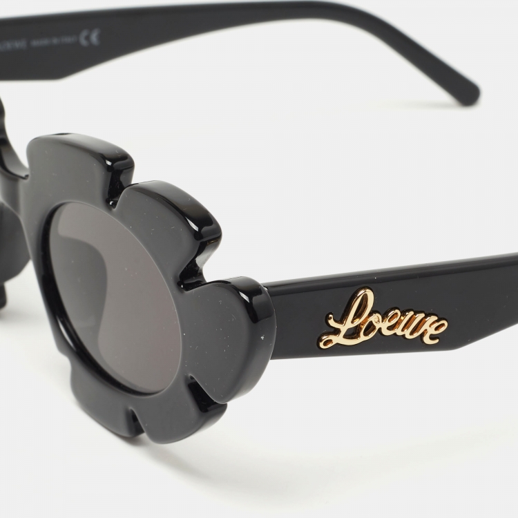 Pre Owned Loewe Black LW40088U Geometric Sunglasses