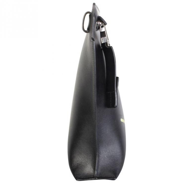 Pre Owned Loewe Black Leather Sol Negro Pouch Bag